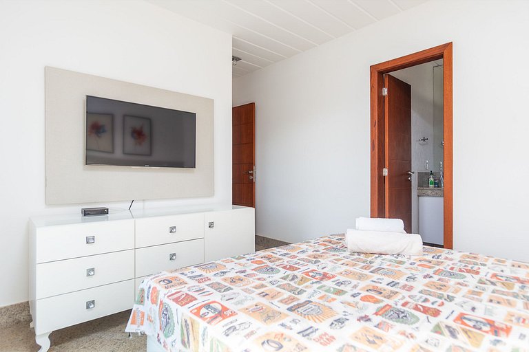 GB73 - Linda casa com piscina privativa
