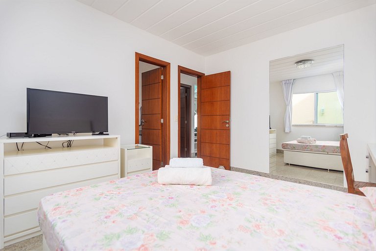 GB73 - Linda casa com piscina privativa