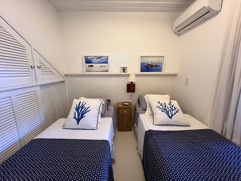 GB20 - Linda Casa com Piscina no Amarras