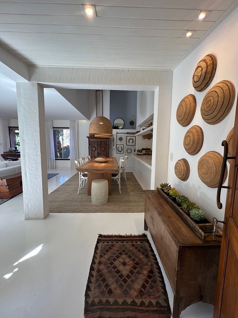 GB20 - Linda Casa com Piscina no Amarras