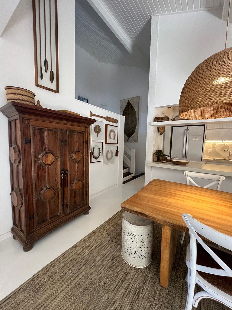 GB20 - Linda Casa com Piscina no Amarras