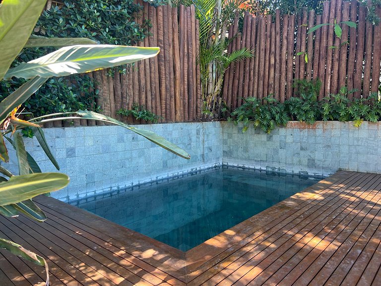 GB20 - Linda Casa com Piscina no Amarras