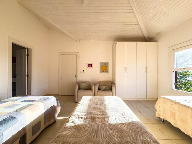 GB27 - Casa 2 min Geriba, vista, 4 quartos e conforto
