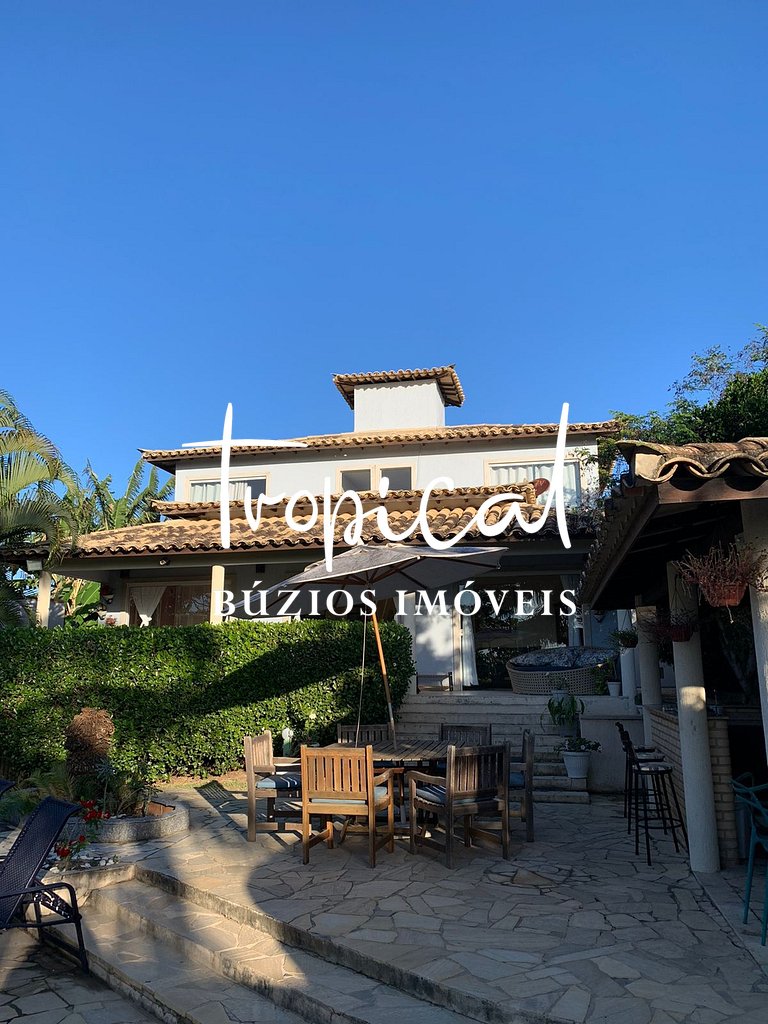 GB81 - Linda casa a 450 metros da praia de Geribá