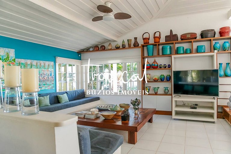 MG31 - Linda casa de frente para Praia de Manguinhos