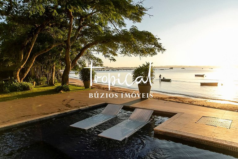 MG31 - Linda casa de frente para Praia de Manguinhos