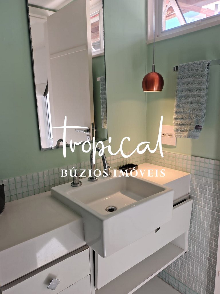 FA19 - Casa na Ferradura com Piscina e Vista Incrível