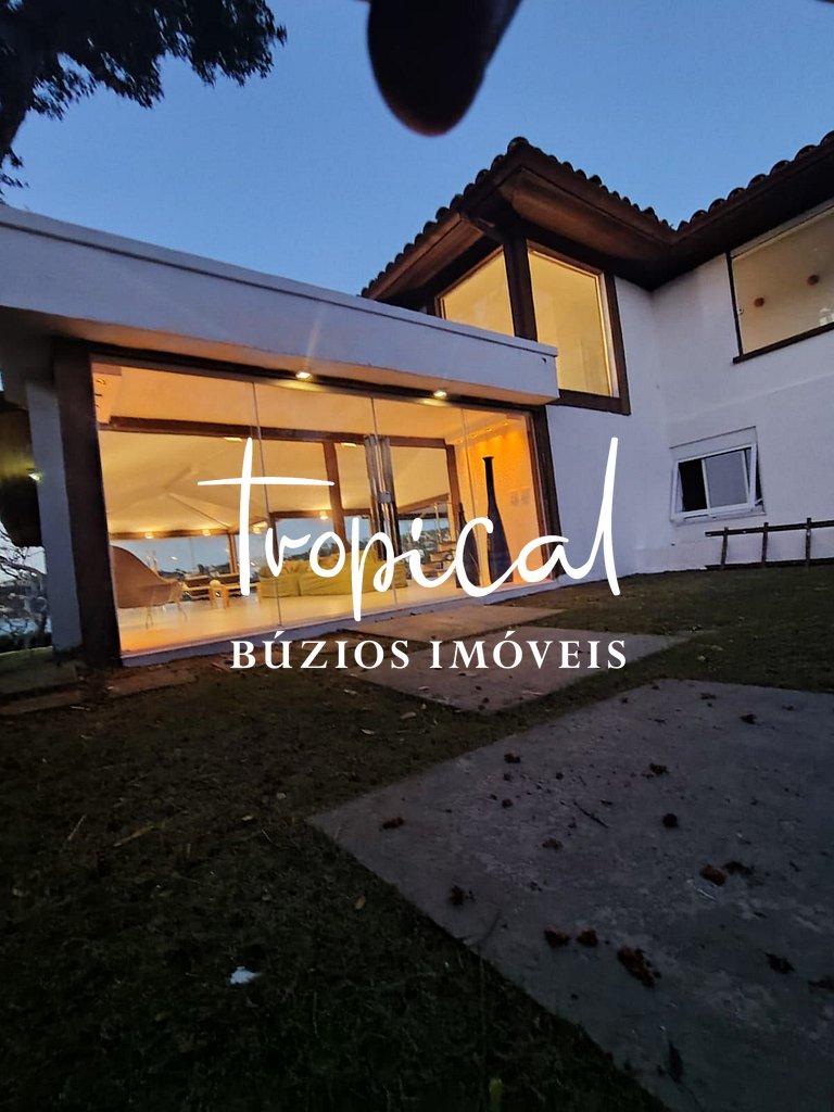 FA19 - Casa na Ferradura com Piscina e Vista Incrível