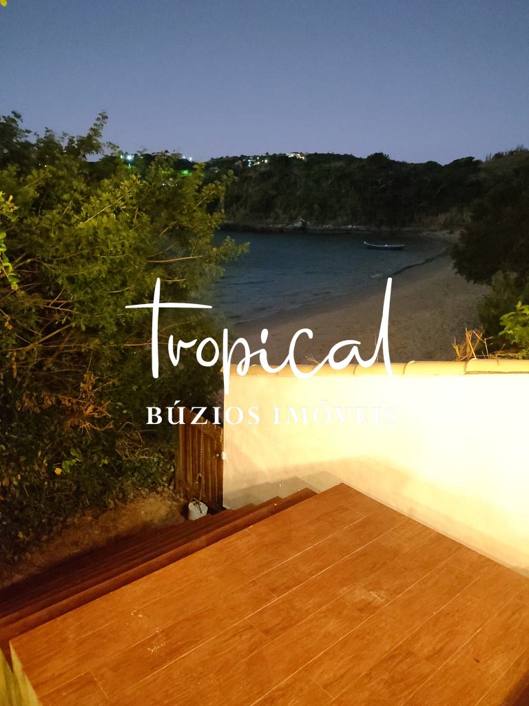 FA19 - Casa na Ferradura com Piscina e Vista Incrível