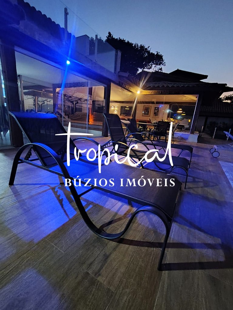 FA19 - Casa na Ferradura com Piscina e Vista Incrível