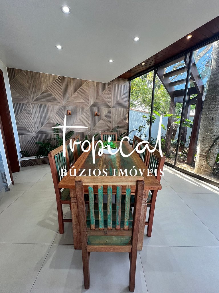 AB88 - Casa com alto lazer e vista para o mar de Búzios