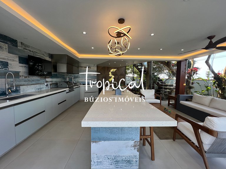 AB88 - Casa com alto lazer e vista para o mar de Búzios