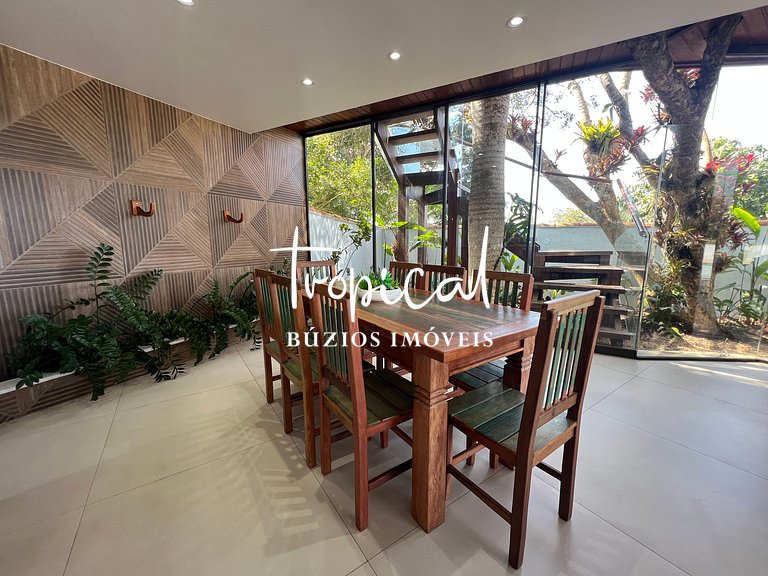 AB88 - Casa com alto lazer e vista para o mar de Búzios