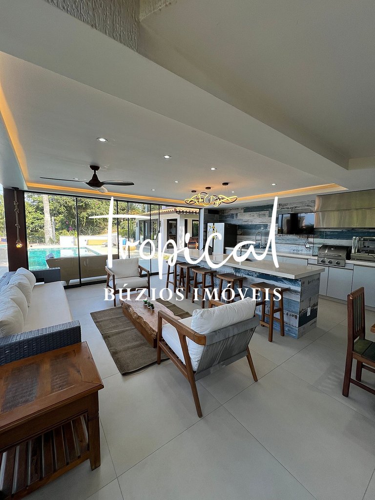 AB88 - Casa com alto lazer e vista para o mar de Búzios