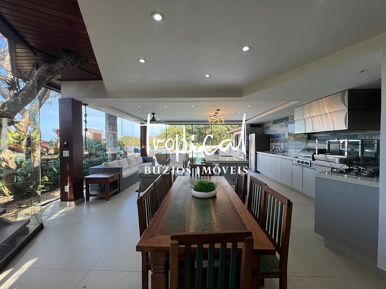 AB88 - Casa com alto lazer e vista para o mar de Búzios