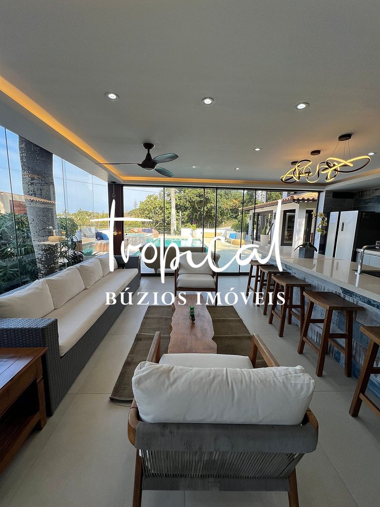 AB88 - Casa com alto lazer e vista para o mar de Búzios