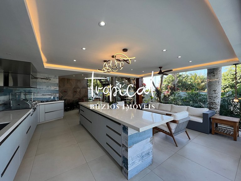 AB88 - Casa com alto lazer e vista para o mar de Búzios