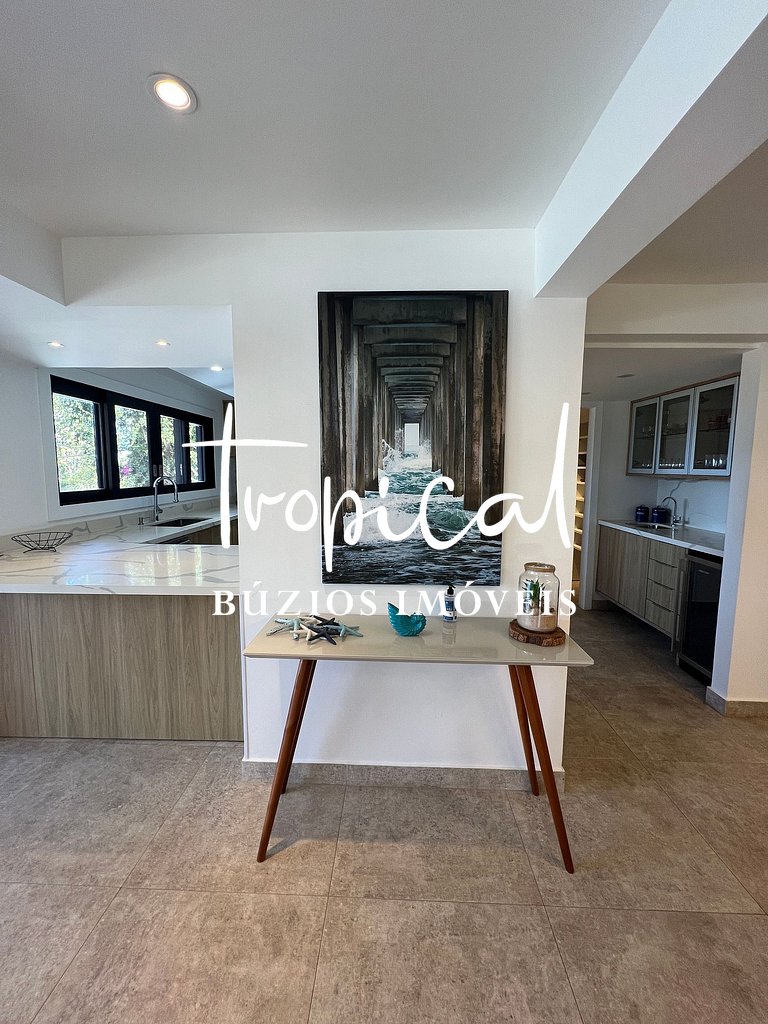 AB88 - Casa com alto lazer e vista para o mar de Búzios