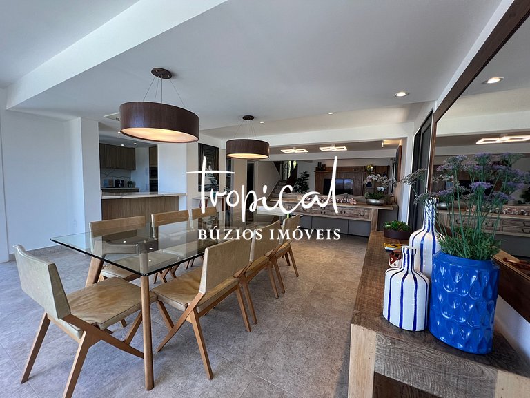 AB88 - Casa com alto lazer e vista para o mar de Búzios