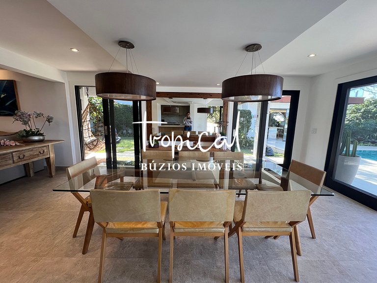 AB88 - Casa com alto lazer e vista para o mar de Búzios