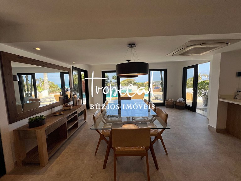 AB88 - Casa com alto lazer e vista para o mar de Búzios