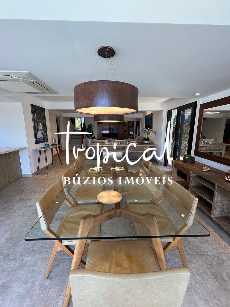 AB88 - Casa com alto lazer e vista para o mar de Búzios