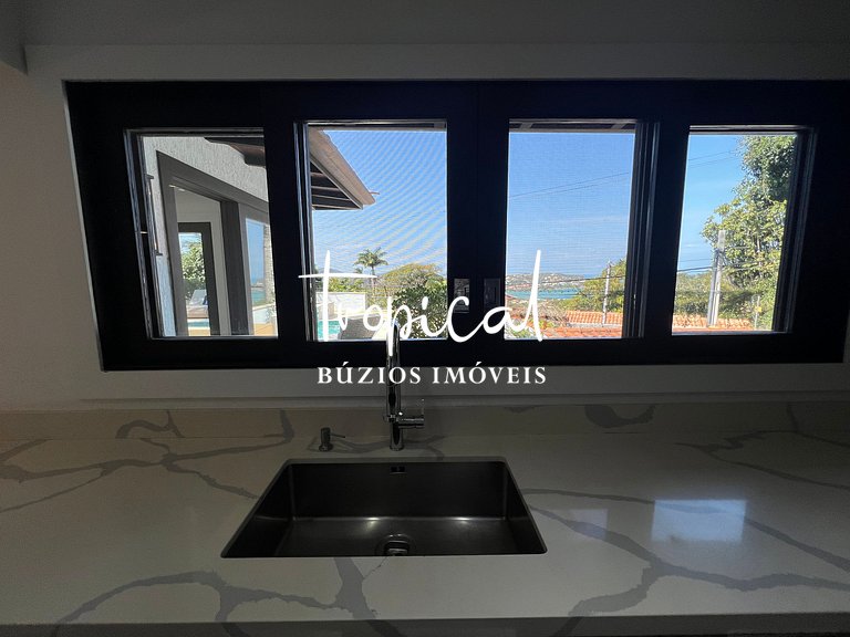 AB88 - Casa com alto lazer e vista para o mar de Búzios