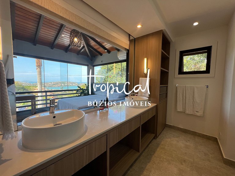 AB88 - Casa com alto lazer e vista para o mar de Búzios