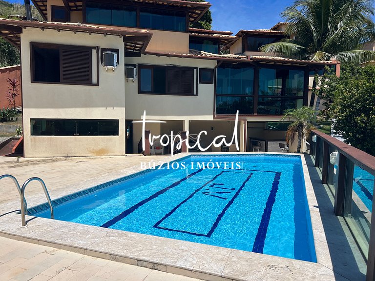 GB65 - Casa com 8 Suítes e Piscina em Geribá