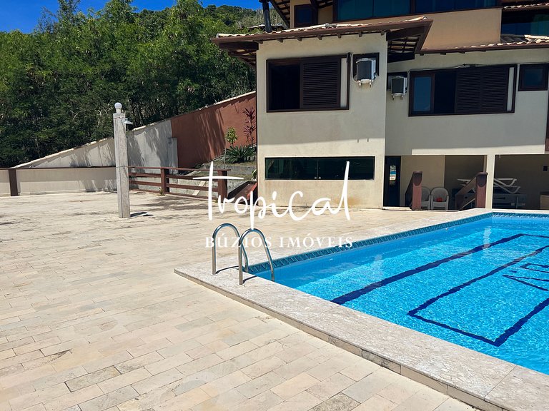 GB65 - Casa com 8 Suítes e Piscina em Geribá