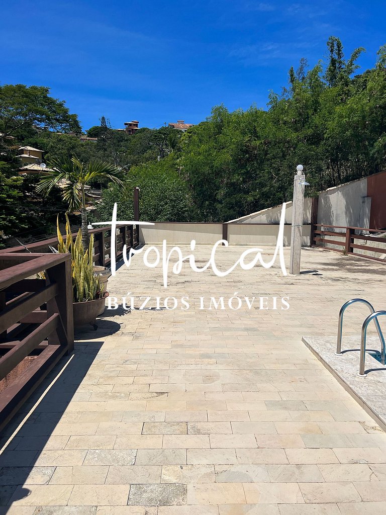 GB65 - Casa com 8 Suítes e Piscina em Geribá