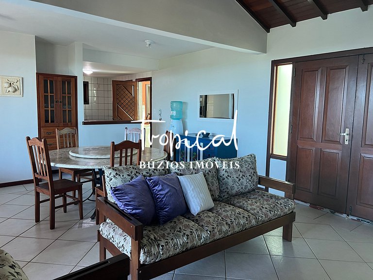 GB65 - Casa com 8 Suítes e Piscina em Geribá