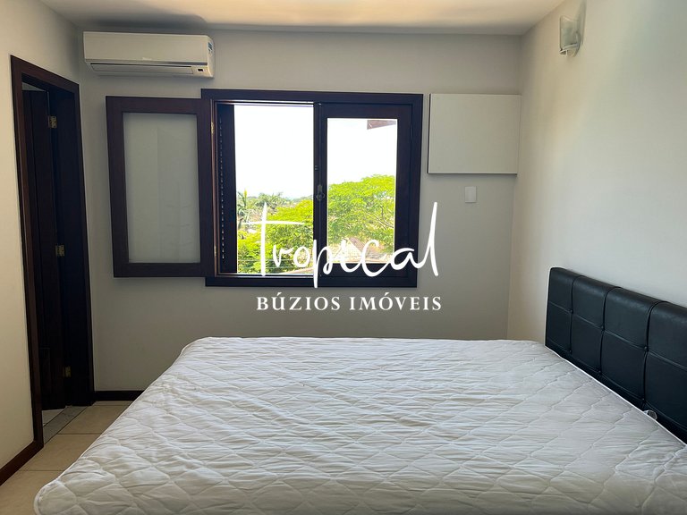 GB65 - Casa com 8 Suítes e Piscina em Geribá