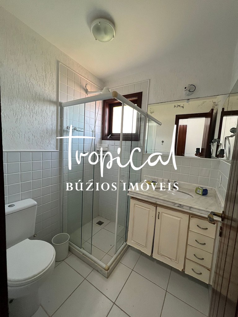 GB65 - Casa com 8 Suítes e Piscina em Geribá