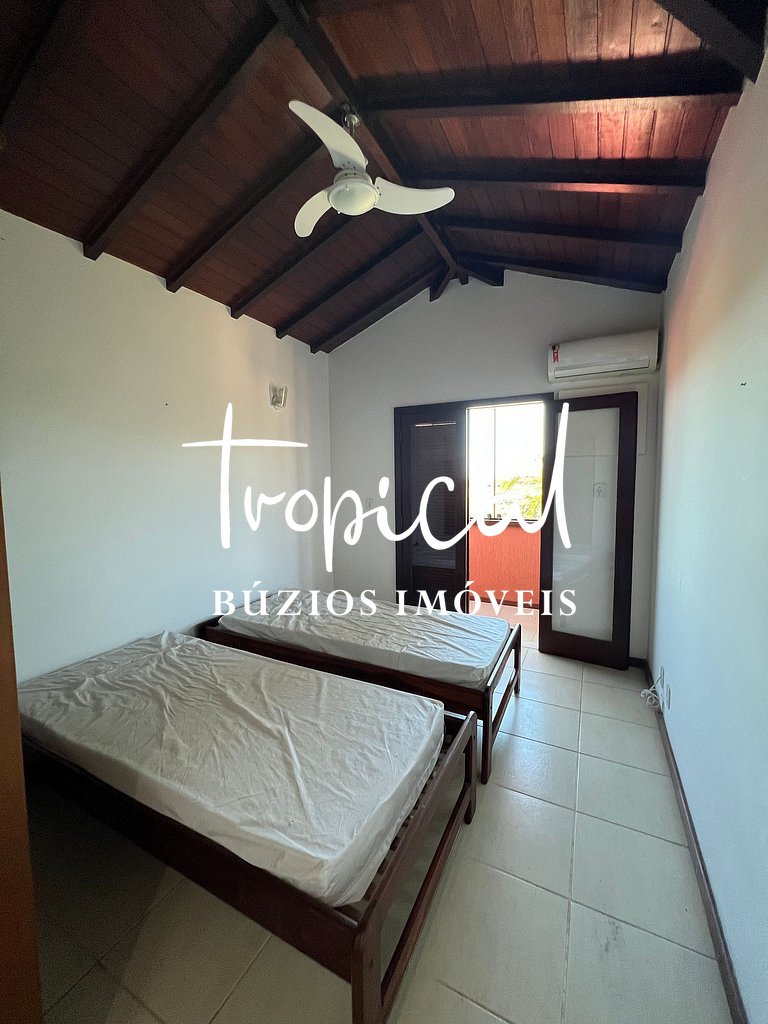 GB65 - Casa com 8 Suítes e Piscina em Geribá