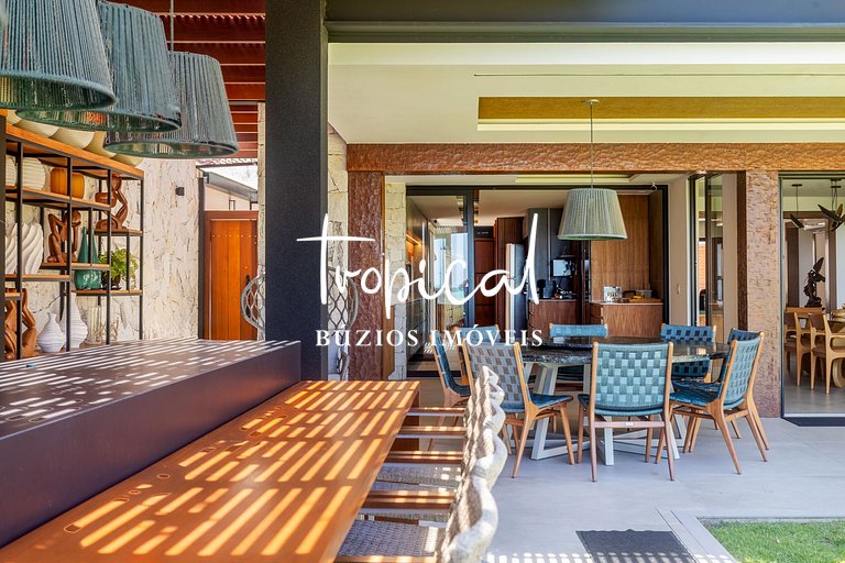 FA18 - Mansão luxuosa pé na areia na Ferradura