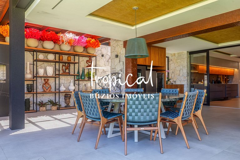 FA18 - Mansão luxuosa pé na areia na Ferradura