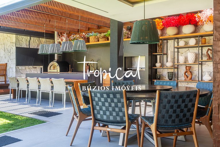 FA18 - Mansão luxuosa pé na areia na Ferradura