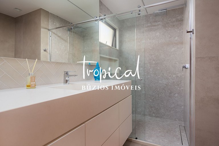 FA18 - Mansão luxuosa pé na areia na Ferradura