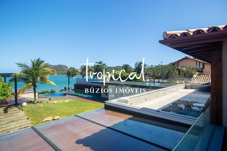 FA18 - Mansão luxuosa pé na areia na Ferradura