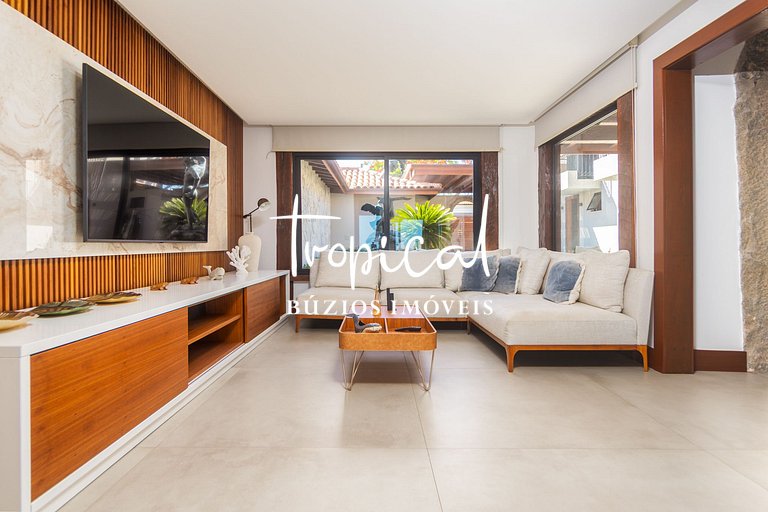 FA18 - Mansão luxuosa pé na areia na Ferradura