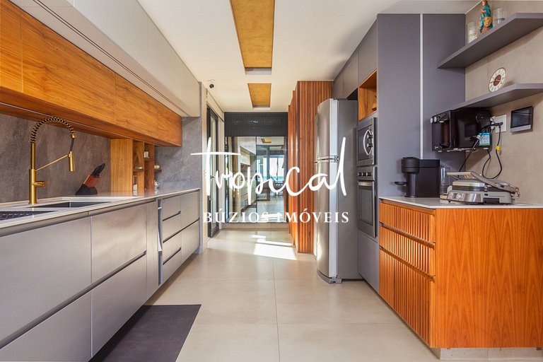 FA18 - Mansão luxuosa pé na areia na Ferradura