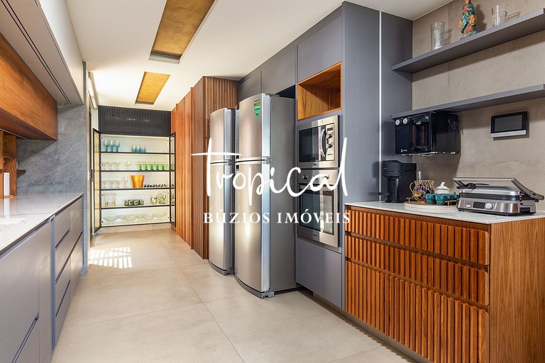 FA18 - Mansão luxuosa pé na areia na Ferradura