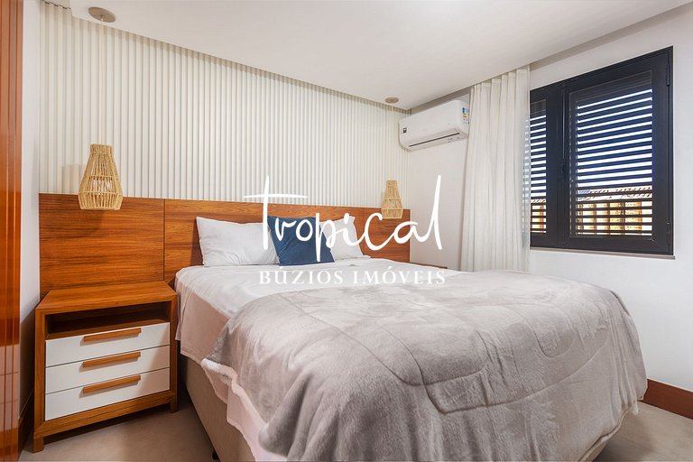 FA18 - Mansão luxuosa pé na areia na Ferradura