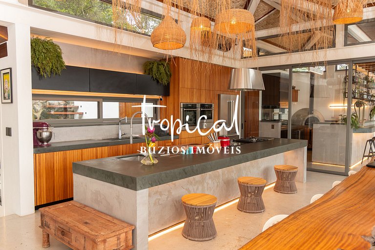 FA80 - Mansão Ferradura Maravilha Moderna