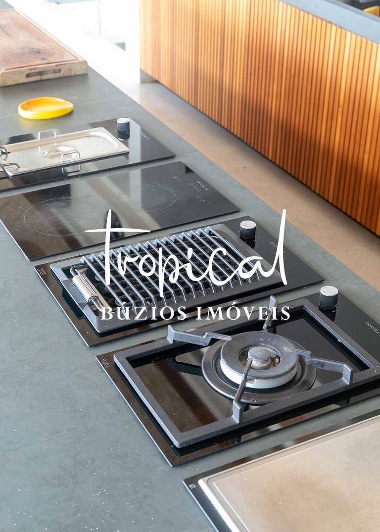 FA80 - Mansão Ferradura Maravilha Moderna