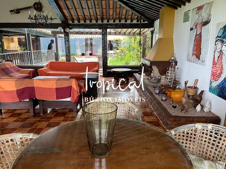 Casa pé na areia à venda