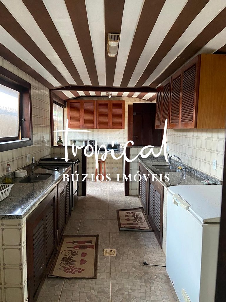 Casa pé na areia à venda