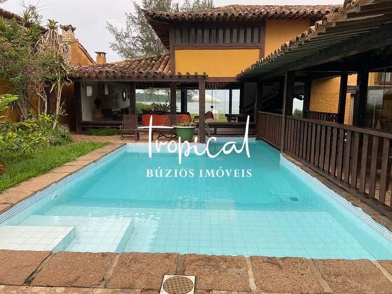 Casa pé na areia à venda