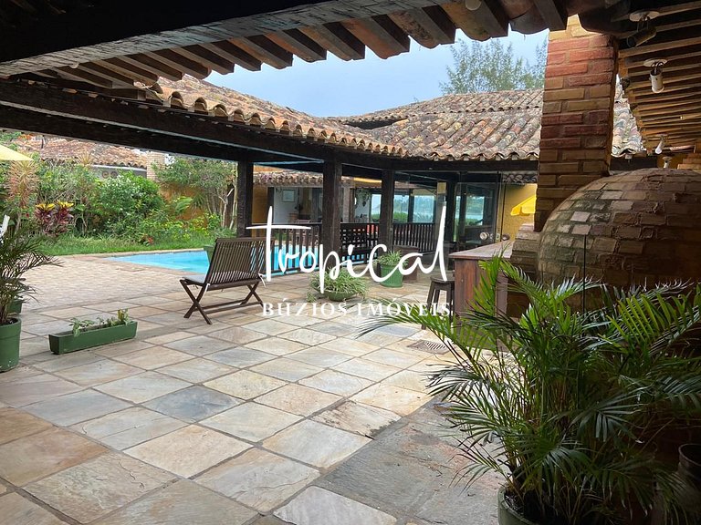 Casa pé na areia à venda